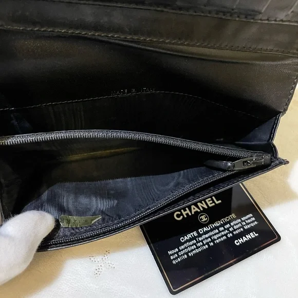 🇫🇷CHANEL authentic choco bar patent leather wallet - Picture 11 of 16